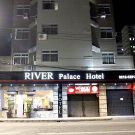 River Palace Hotel，位于迪维诺波利斯的酒店