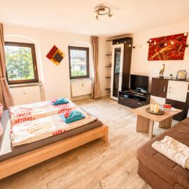 Urlaubsmagie - Ferienwohnung Morgenlicht - Sauna & Saisonaler Pool - Famzi