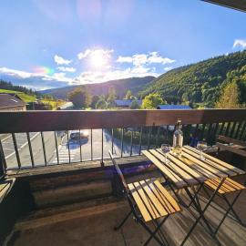 Accès départ rando, VTT, Vue Panoramique，位于米茹的酒店