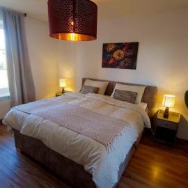 Grosse 4-Zimmer-Wohnung in Stadt- und Autobahnnähe