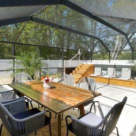 Villa Summerfield Swim Spa，位于Summerfield的酒店