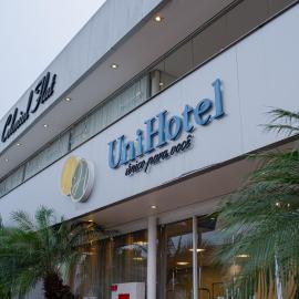 Colonial Flat Hotel，位于伊塔佩蒂宁加的酒店