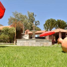 Los Portales de Yungar Ecolodge Huaraz，位于Carhuaz的酒店