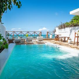 ZAN Ocean View Hotel,位于江比阿的酒店