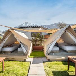 Glamping Italia '90 - Babe Lodges，位于多马索的酒店