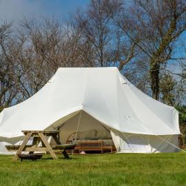 Boscoppa Farm-Emperor Tent No2，位于Trethurgy的酒店