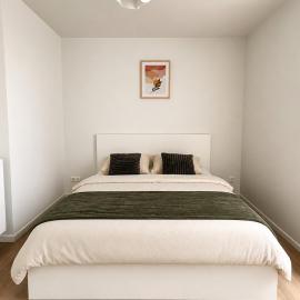 Bright Designer Apartment Sint-Niklaas Center，位于圣尼古拉的酒店