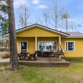 Holiday Home Keltalilja by Interhome，位于Sipsiö的酒店