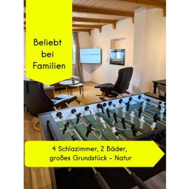 Das Waldhäuschen - bis 10 Personen, 4 Schlafzimmer, 2 Bäder, Tischkicker, kostenlose Parkplätze, WLAN, Smart-TVs，位于Mehlmeisel的酒店