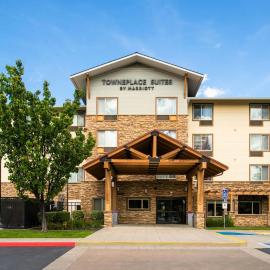 TownePlace Suites Redding，位于雷丁的酒店