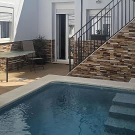 Casa con Piscina a 5 minutos de Triana，位于卡马斯的酒店