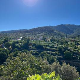 Mountain View Room Facing Tidghine Peak Ketama，位于Ketama的酒店