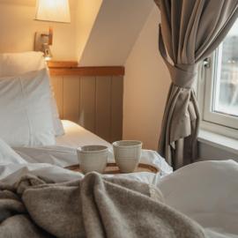 Home Hotel With，位于特罗姆瑟的酒店