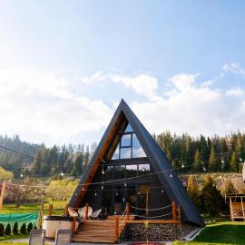 Peaceful Cabin，位于Lunca Bradului的酒店