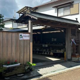 Rom's Inn，位于Waki的酒店