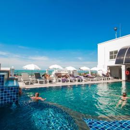 Flipper House Hotel - SHA Extra Plus，位于芭堤雅市中心的酒店