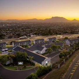 Protea Hotel by Marriott Cape Town Tyger Valley，位于贝尔维尔的酒店