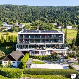Seehotel Hoffmann，位于奥西亚歇尔湖畔施泰因多夫的酒店