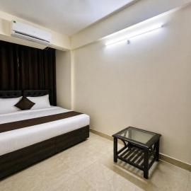 Hotel L ! M Calangute Beach Way，位于卡兰古特的酒店