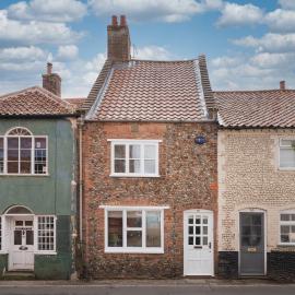 Lion Cottage - Dog-Friendly 3-Bed in Heart of Holt