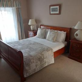 Meath Arms Country Inn，位于奥赫里姆的酒店