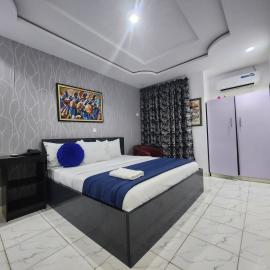 De Prominent Hotel & Suites，位于Abeokuta的酒店