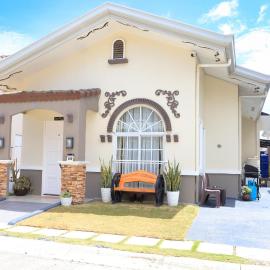 3BR Guesthouse near Panglao - Pool Access - Bohol Tours - Fast WiFi