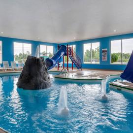 Comfort Suites Escanaba West，位于埃斯卡诺巴的酒店