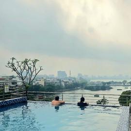 Luxe Paradise Suites Hotel & Spa，位于河内的酒店