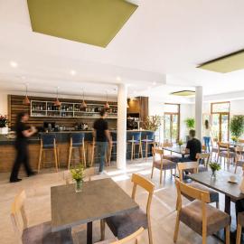 Hotel Vela，位于托尔博莱的酒店
