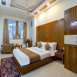 Hotel Chanchal Continental,位于新德里的酒店