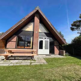 Gehele Bungalow 5 personen dichbij Amsterdam en strand，位于Ons Belang的酒店