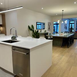 Superb 3brm - Spacious, GamesSpaSaunaGym，位于蒙特朗布朗的酒店