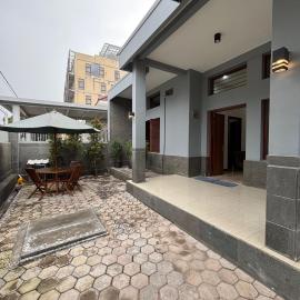 Base Seven Hostel，位于万隆的酒店