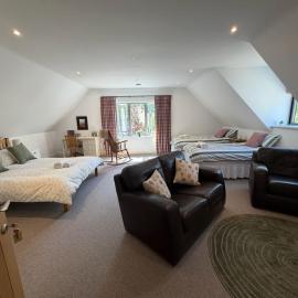 Quiet and Cosy Retreat with Parking，位于戈灵的酒店