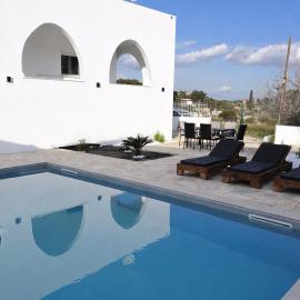 Villa Pano Salamina，位于Ambelákia的酒店