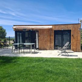Studio avec piscine et jardin，位于特雷斯的酒店