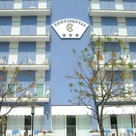Hotel Continental,位于佩萨罗的酒店
