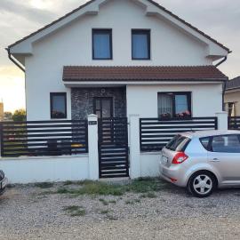 SIL House，位于Sîntandrei的酒店