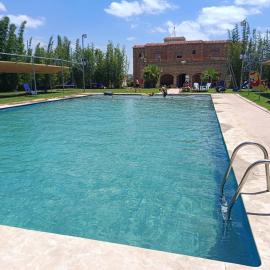 Villa Sun and Chill, Ferme d'hôtes familiale avec piscine animée, restaurant et jardin près de Safi，位于萨菲的酒店