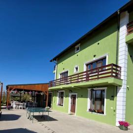 Colț de Rai，位于Hîrtoape的酒店