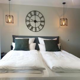 NOX HOTEL - Digital-Check-In - No Reception - nahe Bretten & Karlsruhe - 4 Essence，位于Wössingen的酒店