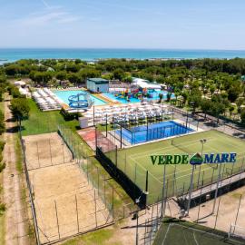 Camping Village VERDEMARE SRL，位于费尔莫的酒店