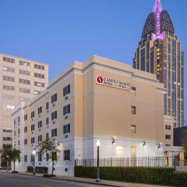 Candlewood Suites Mobile-Downtown by IHG，位于莫比尔的酒店