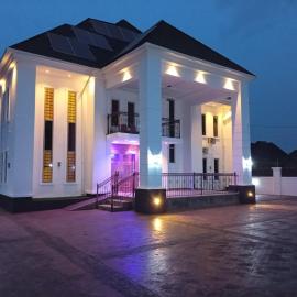 King Arthur Apartment，位于Awka的酒店