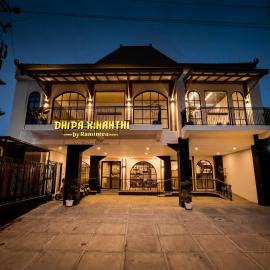 Dhipa Kinanthi Prawirotaman by Raminten，位于Timuran的酒店