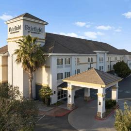 Fairfield Inn and Suites by Marriott Elk Grove，位于埃尔克格罗夫的酒店