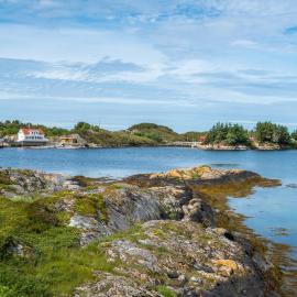 Lysø naturcamping og rorbuer，位于Averoy的酒店