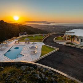 Theodoros Malaxa Retreat - Pool & Amazing View，位于Nerokoúros的酒店