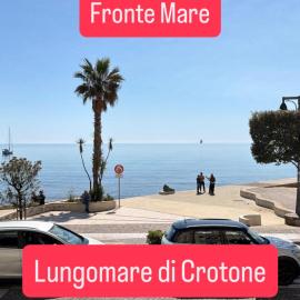 Belvedere Lacinio Luxury Rooms Fronte Mare，位于克罗托内的酒店